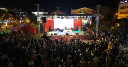 DANS TUTKUNLARI LATİN PARTİSİ’NDE COŞTU
