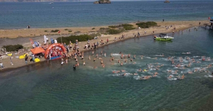 FETHİYE’DE 863 SPORCU ŞAMPİYONLUK İÇİN KULAÇ ATTI