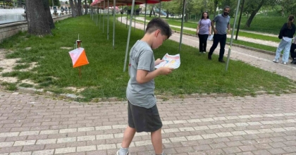 TAVŞANLI’DA GENÇ SPORCULAR DOĞADA STRATEJİ VE HIZ MÜCADELESİ VERDİ

