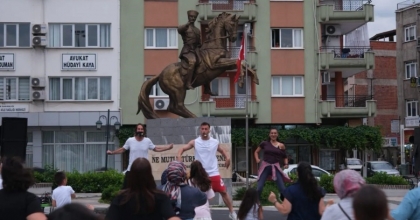 MEYDANDA SPOR VE MÜZİK COŞKUSU
