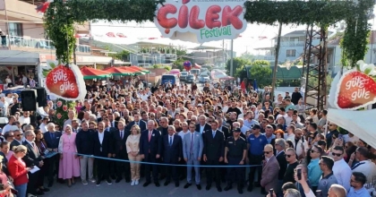 ÇİLEK TADINDA FESTİVAL, MİLYONU AŞKIN MİSAFİR AĞIRLADI
