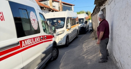 İŞÇİ SERVİSİNE ÇIKMADAN KALP KRİZİ GEÇİREN ŞOFÖR HAYATINI KAYBETTİ
