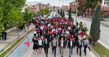 GENÇLİK YÜRÜYÜŞÜ YOĞUN KATILIMLA GERÇEKLEŞTİRİLDİ
