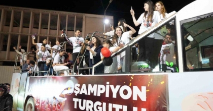 TURGUTLU BELEDİYESİ KADIN BASKETBOL TAKIMI, SÜPER LİG’E YÜKSELDİ

