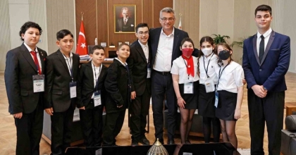 KANSERİ YENEN 8 KAHRAMAN ÇOCUK KIBRIS’TA DEVLETİN ZİRVESİYLE BULUŞTU
