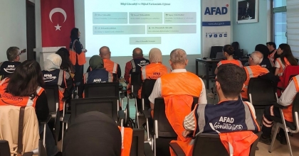 AFAD GÖNÜLLÜLERİNE DİJİTAL GÜVENLİK EĞİTİMİ