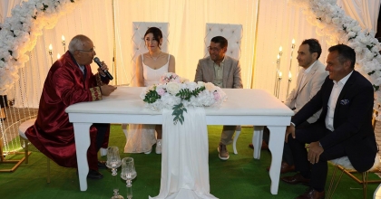 BAŞKAN CENGİZ ARSLAN ELMALI MAHALLESİ MUHTARININ NİKAHINI KIYDI