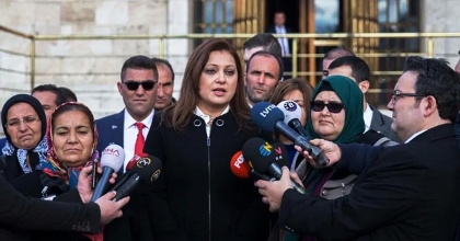 BURCU KÖKSAL AK PARTİ'YE KATILIYOR