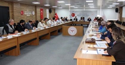 DENİZLİ’DE KAMU HASTANELERİNİN HİZMET SUNUMU MASAYA YATIRILDI