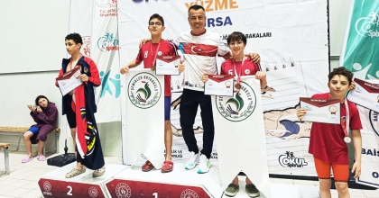 ŞEMİKLER ORTAOKULU YÜZME TAKIMI TÜRKİYE İKİNCİSİ OLDU