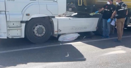 TIRIN ALTINDA KALAN ŞAHIS HAYATINI KAYBETTİ
