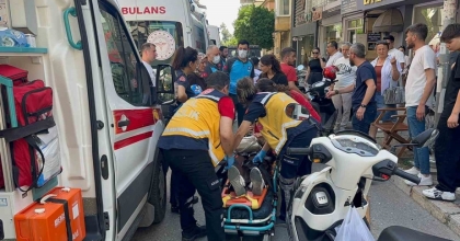 NAZİLLİ’DE YAYA GEÇİDİNDE KORKUTAN KAZA: 5 YARALI
