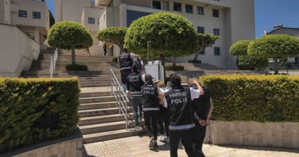 UYUŞTURUCU OPERASYONLARINDA 4 TUTUKLAMA
