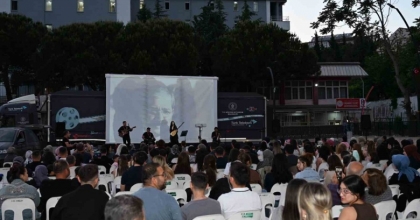 MANİSA’DA ’GEZEN SİNEMA TIRI’ COŞKUSU