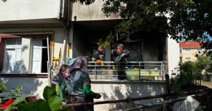 TAVŞANLI’DA BALKON YANGINI PANİĞİ
