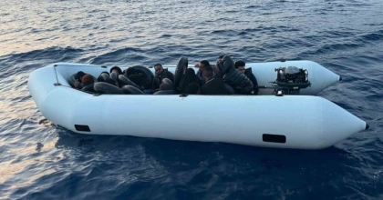 KUŞADASI’NDA 18 DÜZENSİZ GÖÇMEN KURTARILDI
