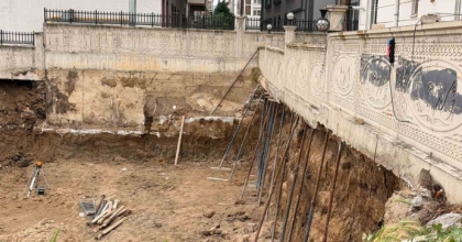 AFYONKARAHİSAR’DA GÖRENLERİ HAYRETE DÜŞÜREN GÜVENLİK ÖNLEMİ

