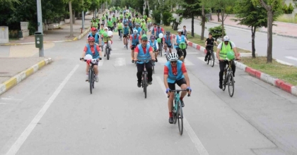 UŞAK’TA 13. GELENEKSEL YEŞİLAY BİSİKLET TURU DÜZENLENDİ
