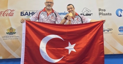 İZMİRLİ SPORCUDAN TARİHİ BAŞARI
