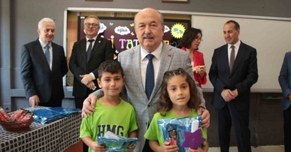 UŞAK’TA 64 BİN 344 ÖĞRENCİ KARNE SEVİNCİ YAŞADI
