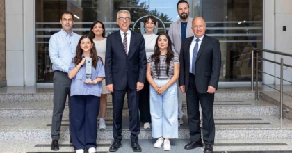 YAŞAR ÜNİVERSİTESİ’NE ALTIN ÖDÜL