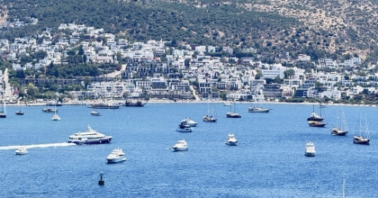 BODRUM KOYLARINI YATLAR KUŞATTI