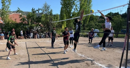 ÇAMELİ’DE SPOR TURNUVALARI BAYRAM COŞKUSUNA SAHNE OLDU
