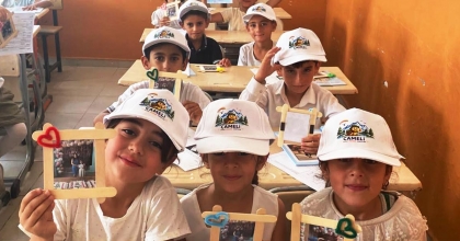KARNE ALAN ÖĞRENCİLERE ŞAPKA SÜRPRİZİ