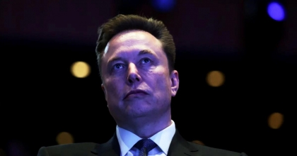 MUSK DÜNYANIN İLK TRİLYONERİ OLDU