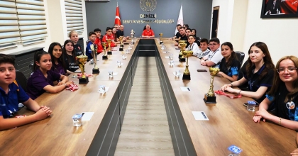 ŞAMPİYONLARDAN İL MÜDÜRÜ ERDOĞAN’A ZİYARET