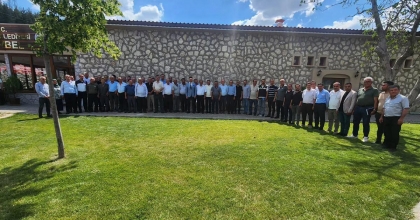 TAVAS’TA MUHTARLARLA HİZMET TOPLANTISI