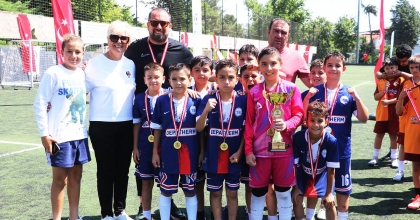 U-10 FUTBOL LİGİ’NDE ŞAMPİYON TUNA ARAS SPOR