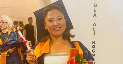 ÜÇ ÇOCUK ANNESİ MANİSALI AZMİYLE ÖRNEK OLDU