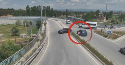HATALI U DÖNÜŞÜ YAPAN SÜRÜCÜLER KAMERALARA YAKALANDI