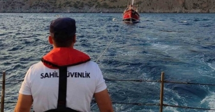 ARIZALANAN YAT, SAHİL GÜVENLİK EKİPLERİ TARAFINDAN KURTARILDI
