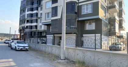 ALZAYMIR HASTASI KADIN 5. KATTAN DÜŞEREK HAYATINI KAYBETTİ
