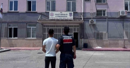 JANDARMA ÇEŞİTLİ SUÇLARDAN ARANAN 46 KİŞİ YAKALANDI
