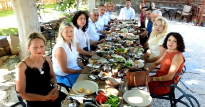 ÇEŞME MÜFTÜSÜ MURAT YILMAZ’A VEDA KAHVALTISI