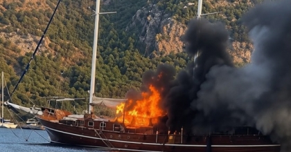 GÖCEK’TE TEKNE YANGINI
