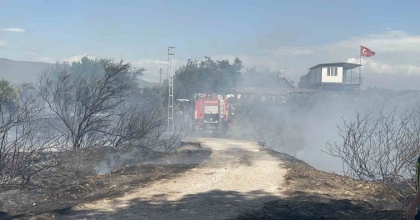 İZMİR’DE KORKUTAN YANGIN