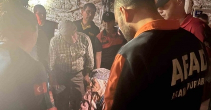ALZHEİMER HASTASI YAŞLI KADIN EKİPLERİN ÇALIŞMASIYLA SAĞ BULUNDU
