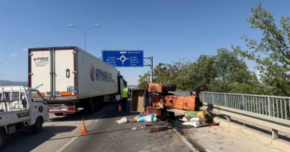 KAZADA DEVRİLEN TRAKTÖR SÜRÜCÜSÜ HAYATINI KAYBETTİ
