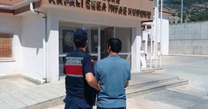 UYUŞTURUCU SUÇUNDAN ARANAN ŞAHIS SÖKE’DE YAKALANDI
