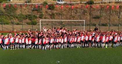 HONAZ'DA YAZ FUTBOL OKULU İLK ANTRENMANLA BAŞLADI