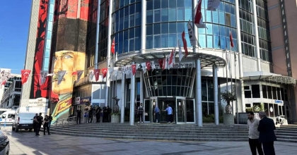 İZMİT BELEDİYESİ’NDE 20 TUTUKLAMA