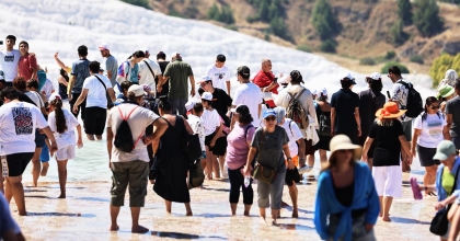 SATRANÇ USTALARI PAMUKKALE’YE HAYRAN KALDI
