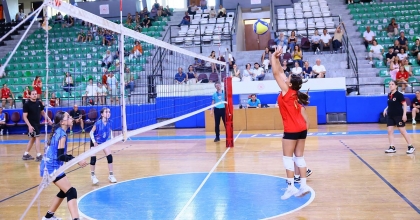 VOLEYBOL MİNİ KIZLAR LİGİ'NDE ŞAMPİYON DENİZLİ VOLEYBOL