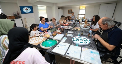 YAZ KURSLARI SANAT VE MÜZİKLE DEVAM EDİYOR