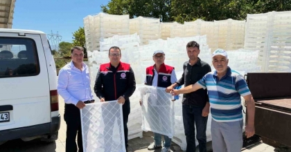İNCİRLİOVA’DA ÜRETİCİLERE YÜZDE 50 HİBELİ KEREVET DAĞITILDI
