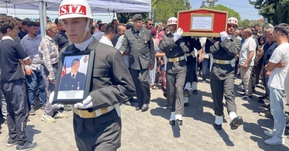 TRAFİK KAZASINDA VEFAT EDEN UZMAN ÇAVUŞ TOPRAĞA VERİLDİ
